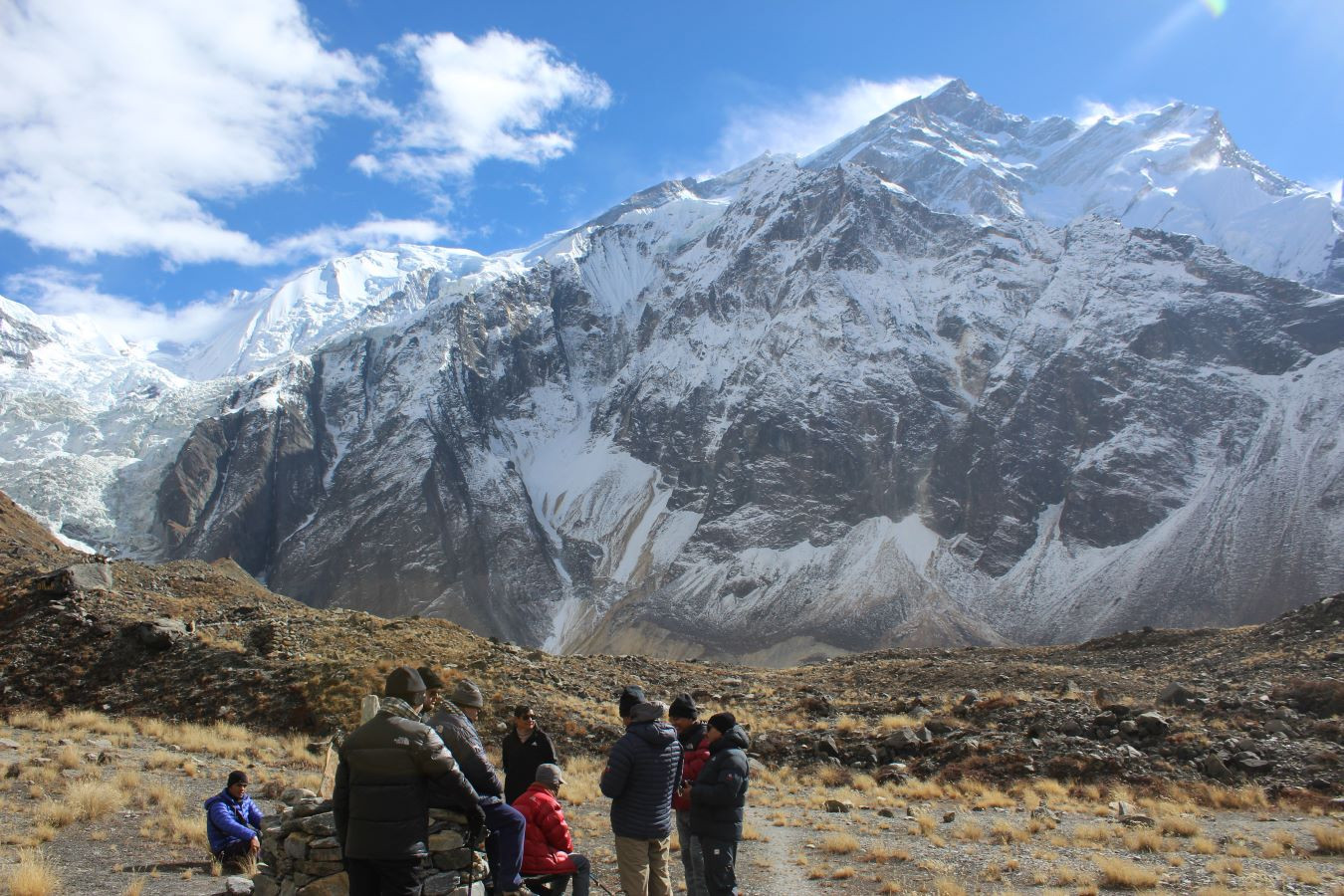 जेठो हिमालको आधार शिविर पूर्वाधारको प्रतीक्षामा 